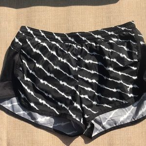 Old Navy Active running shorts